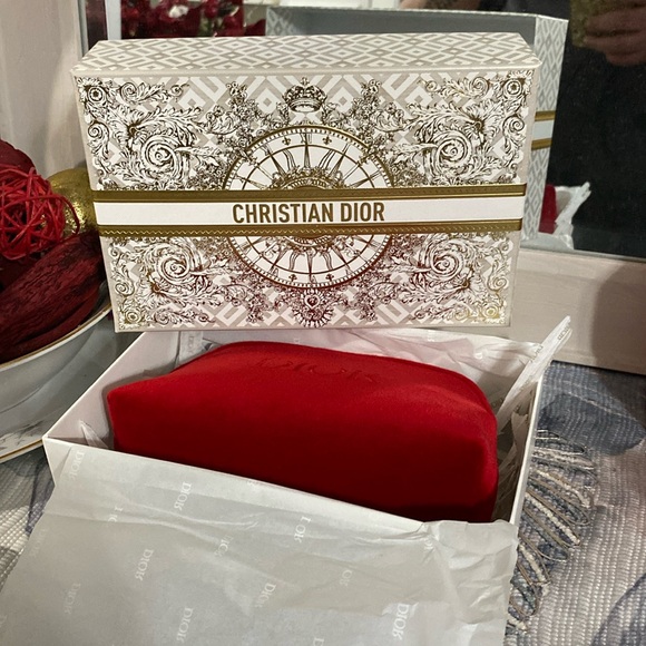 DIOR Red Pouch Lux Gift Set - Picture 6 of 13